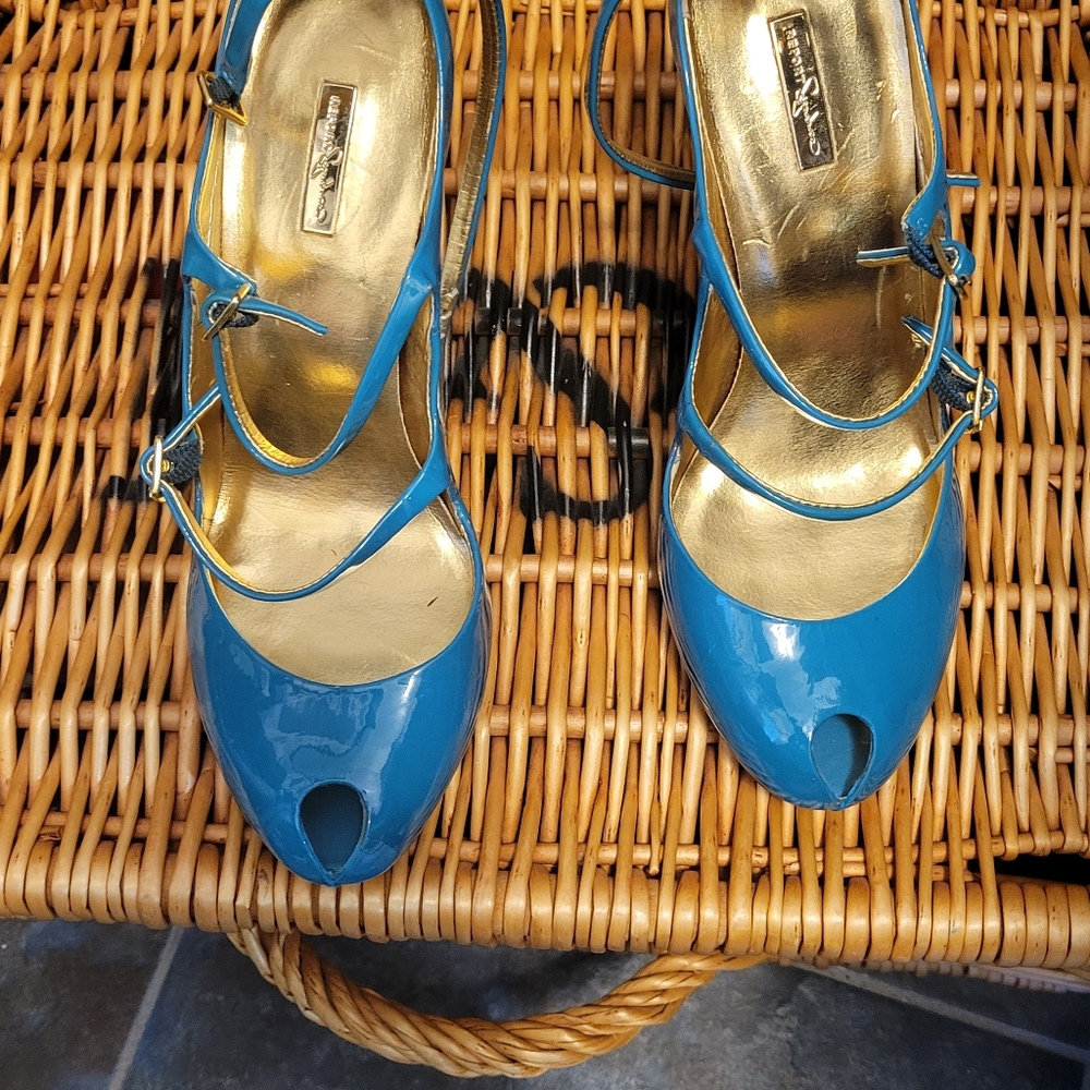 Sandals - Picture 3 of 6